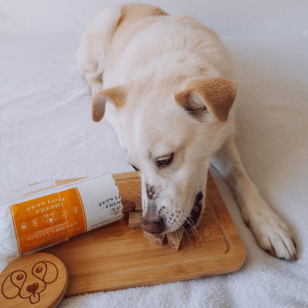 Healthy & Tasty Fresh Dog Food by Pets Love Fresh - 100% Natural - Real British Meat - Zero Preservatives - SimHealthy & Tasty Fresh Dog Food by Pets Love Fresh - 100% Natural - Real British Meat - Zero Preservatives - Simply Chicken (5 x 600g chub rolls)