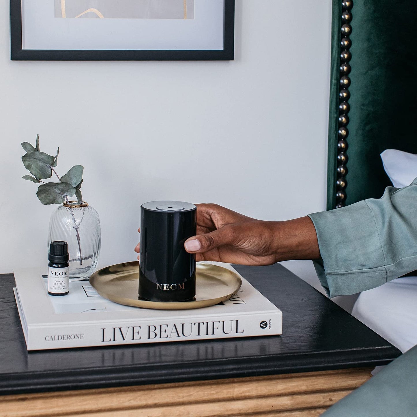 NEOM – Portable Wellbeing Pod Mini Essential Oil Diffuser Black | Rechargeable USB & Waterless | Aromatherapy Oil Diffuser for Small Space | Gift | Mother's Day