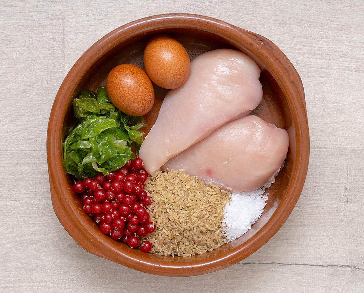 Healthy & Tasty Fresh Dog Food by Pets Love Fresh - 100% Natural - Real British Meat - Zero Preservatives - SimHealthy & Tasty Fresh Dog Food by Pets Love Fresh - 100% Natural - Real British Meat - Zero Preservatives - Simply Chicken (5 x 600g chub rolls)