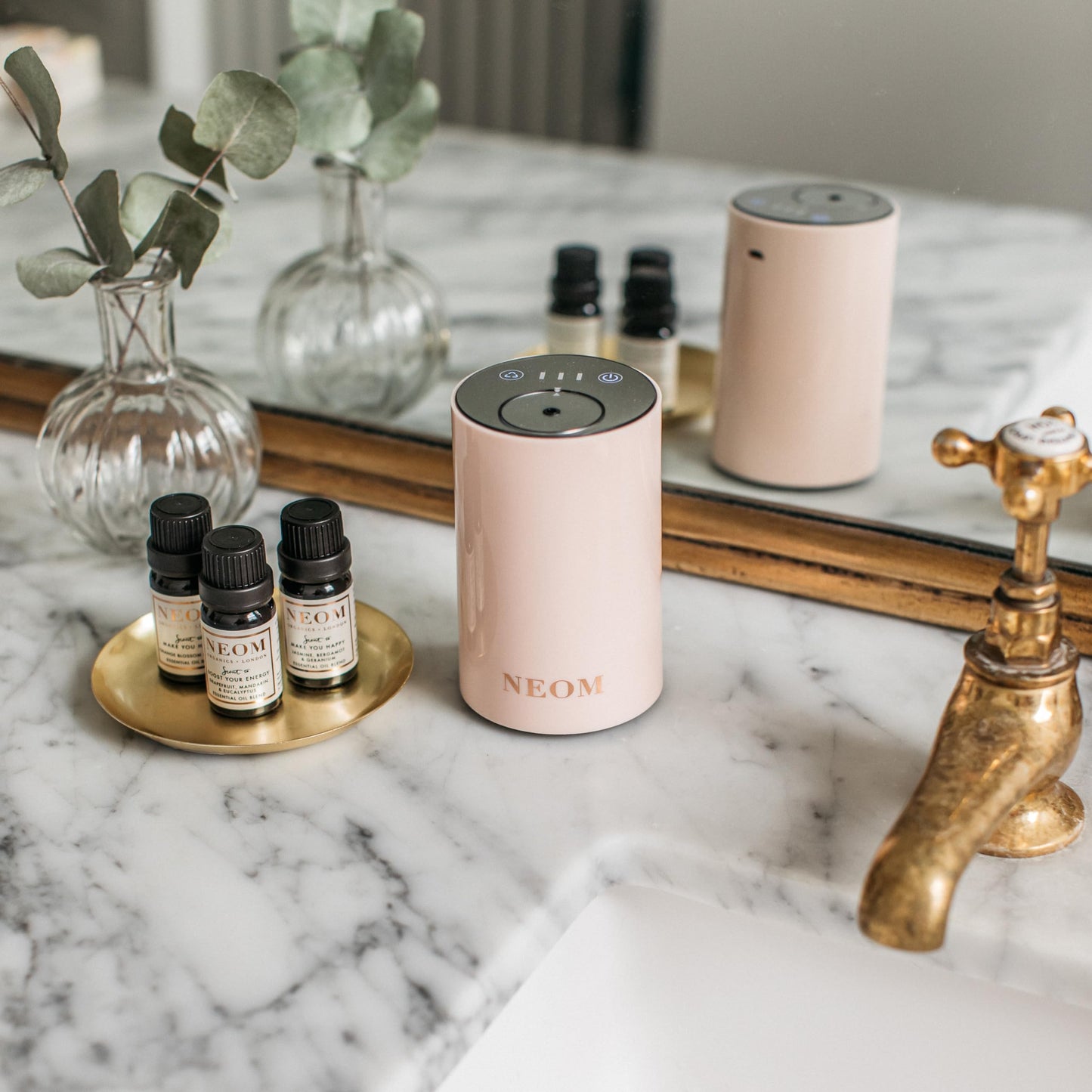 NEOM – Portable Wellbeing Pod Mini Essential Oil Diffuser Black | Rechargeable USB & Waterless | Aromatherapy Oil Diffuser for Small Space | Gift | Mother's Day