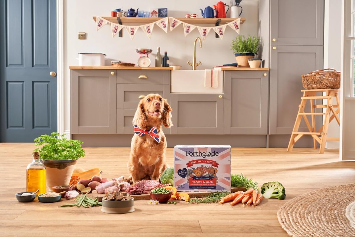 Forthglade British Classics Wet Dog Food Variety Pack (12 x 395g Trays) - Grain Free & Hypoallergenic Dog Food, Adult 1 Year+, Chicken, Lamb and Beef with Vegetables, Stomach Sensitive Meals