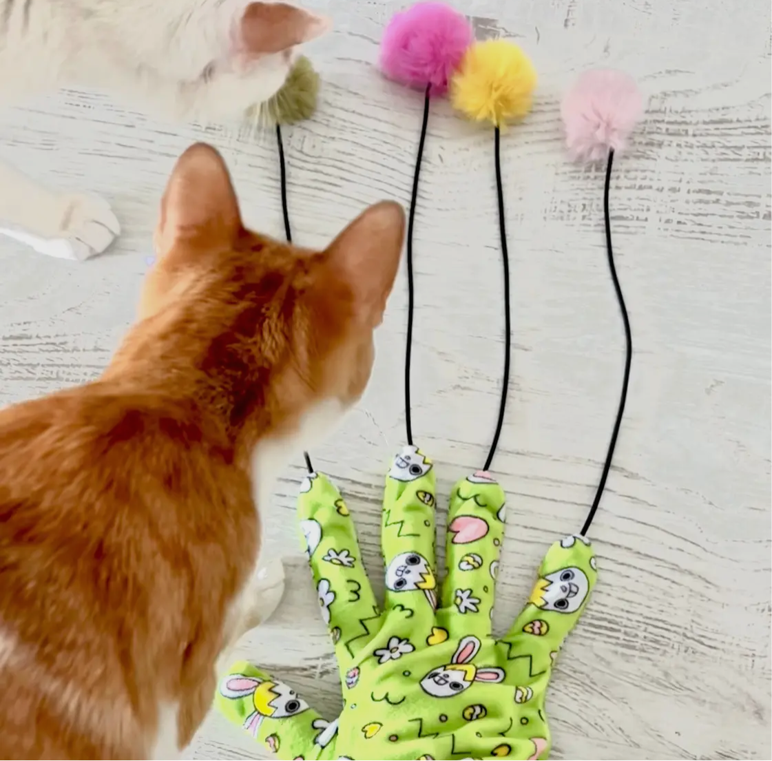 Mymeow Magic GLove, Cat teaser toy